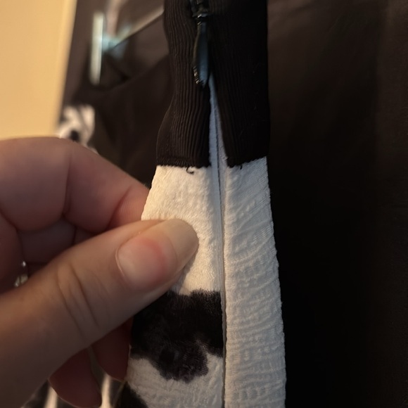 White House Black Market ladies skirt - Picture 3 of 14